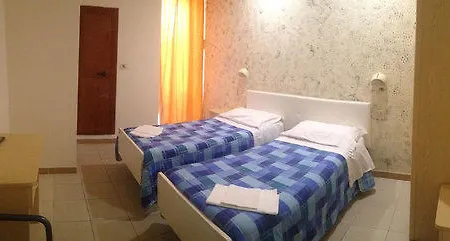 Hotel New Happy