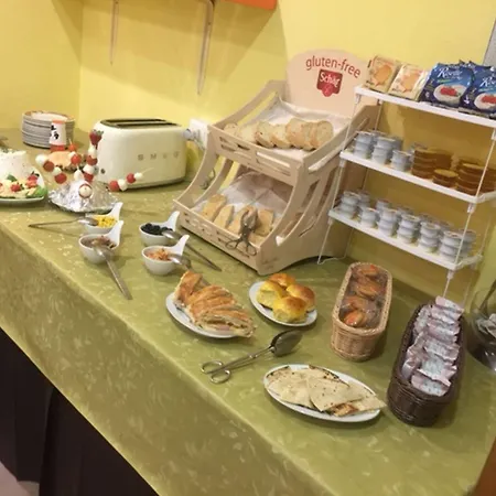 New Happy Szálloda 3*