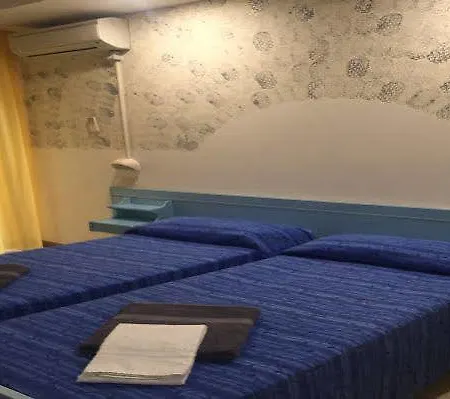 New Happy Hotel