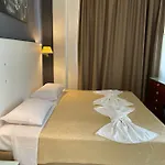 Hotel New Happy