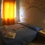 Hotel New Happy