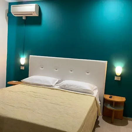 Hotel New Happy