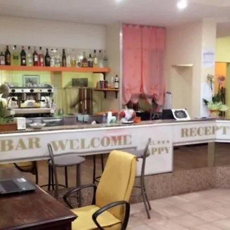New Happy Hotel